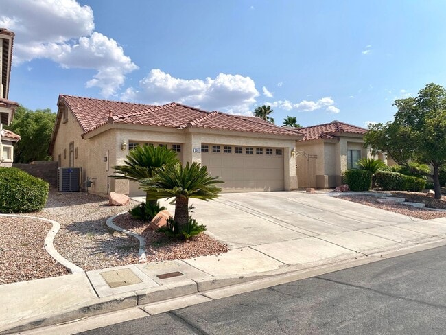 Building Photo - Fantastic one-story single-family home