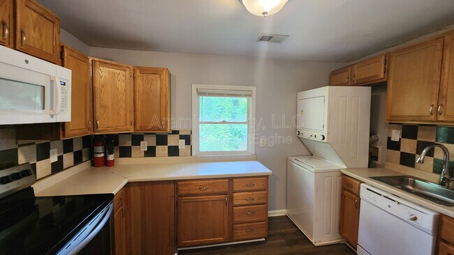 Foto del edificio - 2284 Alvin Dr NW