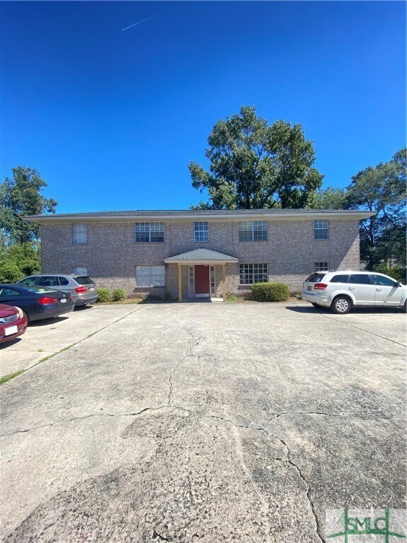 Primary Photo - 122 Woodhouse Ln