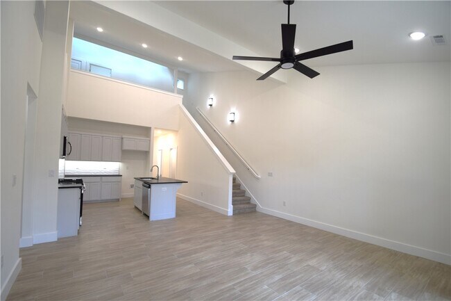 Building Photo - 672 Sun Meadows Loop