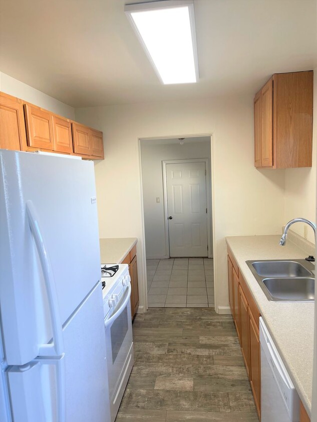 Primary Photo - Charming 3 Bed 1 Bath On a Large Lot with ...