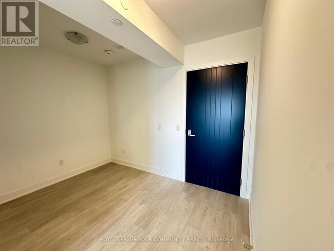 Photo du bâtiment - 2545-2545 Simcoe St N