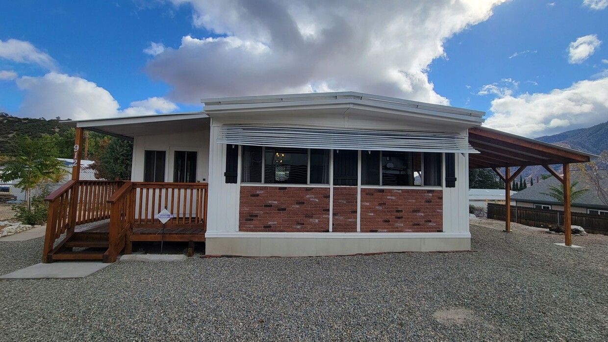 Primary Photo - Immaculate Home with 2 Bedrooms and 2 Bonu...