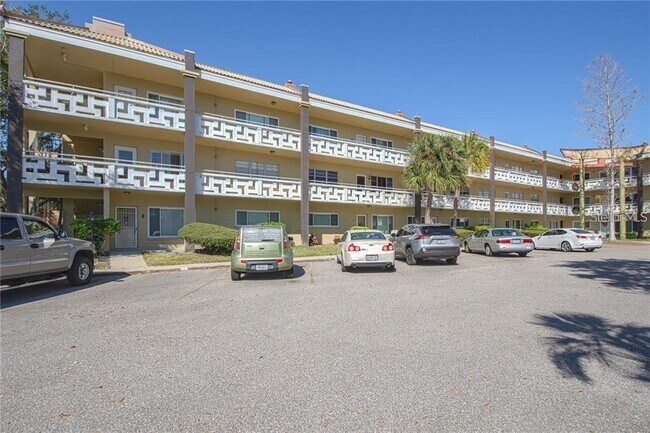 Foto del edificio - 2416 World Pkwy Blvd