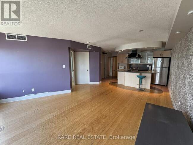 Photo du bâtiment - 550 Queens Quay W