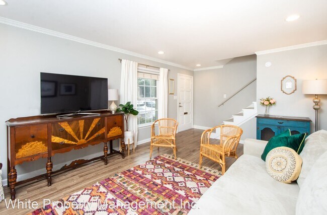 Building Photo - 2 br, 2.5 bath House - 1708 Roxborough Roa...