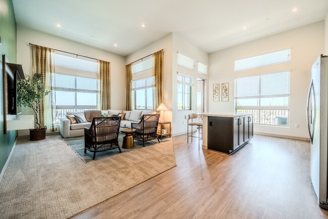 Building Photo - Bolsa Row Apartments