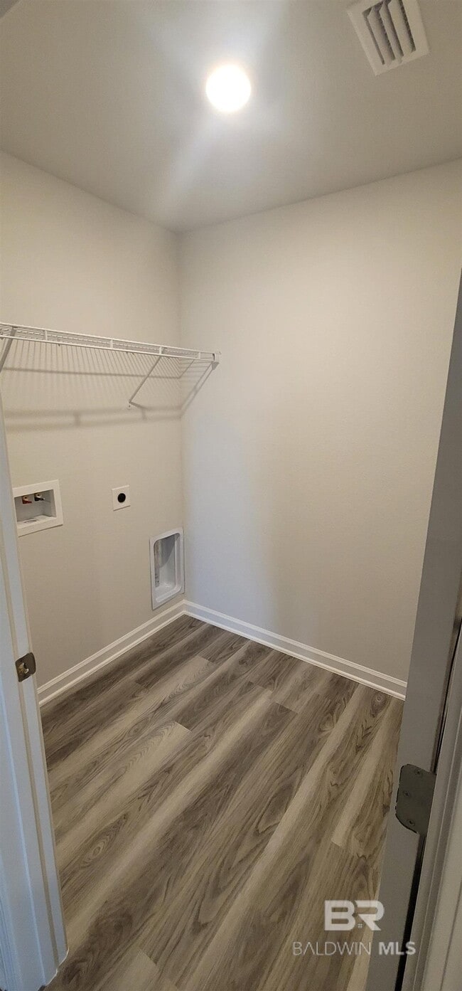 Building Photo - 388 Winters Ave