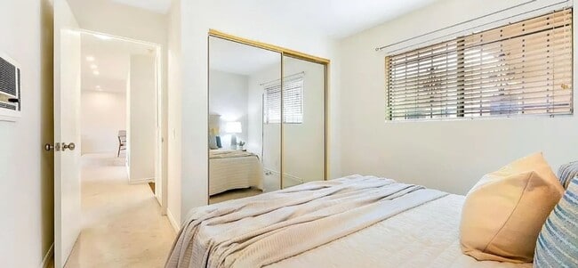 Building Photo - 2530 Clairemont Dr