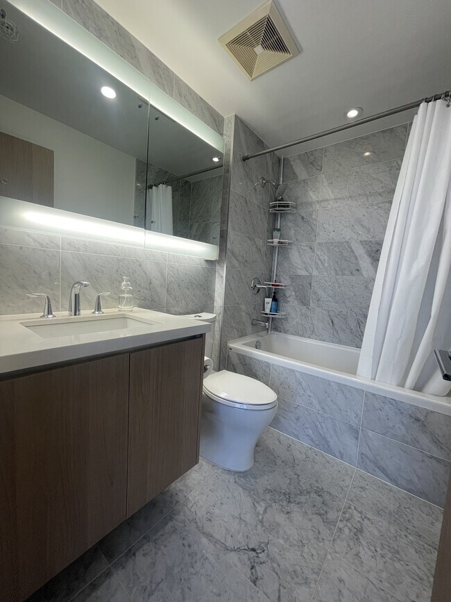 Building Photo - 6538 Nelson Ave