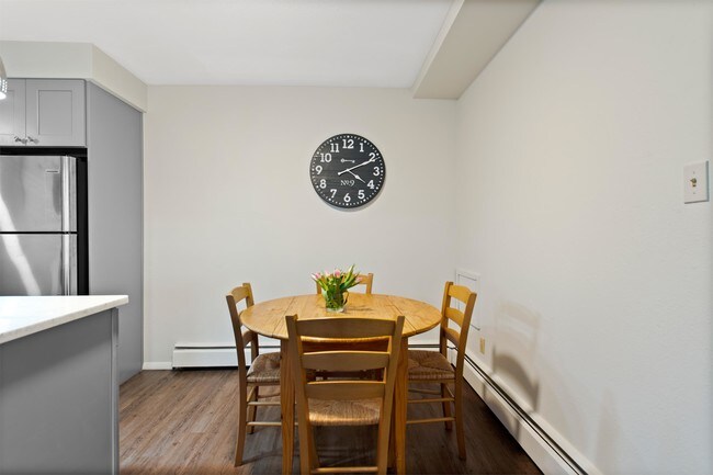 Building Photo - 2355 Grove St