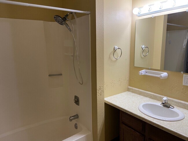 Foto del edificio - 2913 Warwick Loop