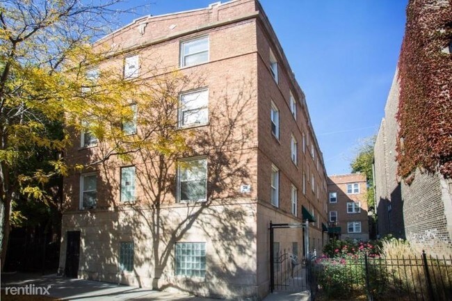 Building Photo - 717 W Barry Ave
