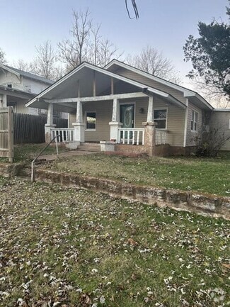 Building Photo - 803 Cedar St