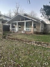Building Photo - 803 Cedar St