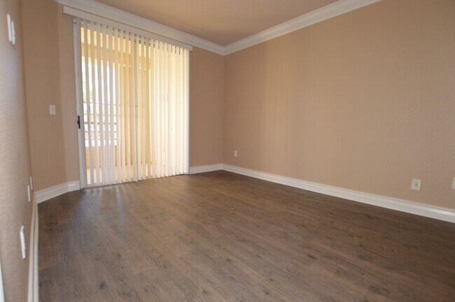 Foto del edificio - Meridian Unfurnished 1 Bdr/ 1 Bath Luxury ...