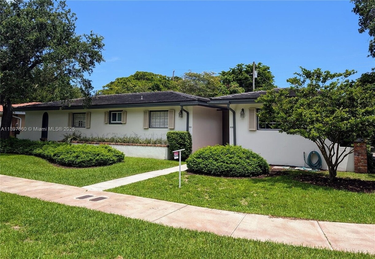 Foto principal - 856 Benevento Ave