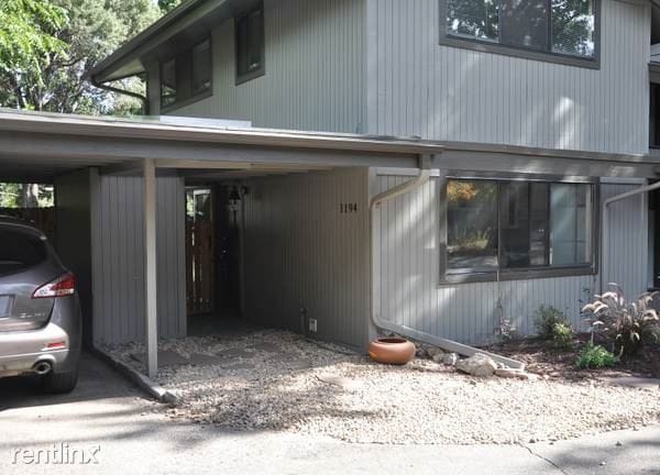 Primary Photo - 1194 Juniper Ave