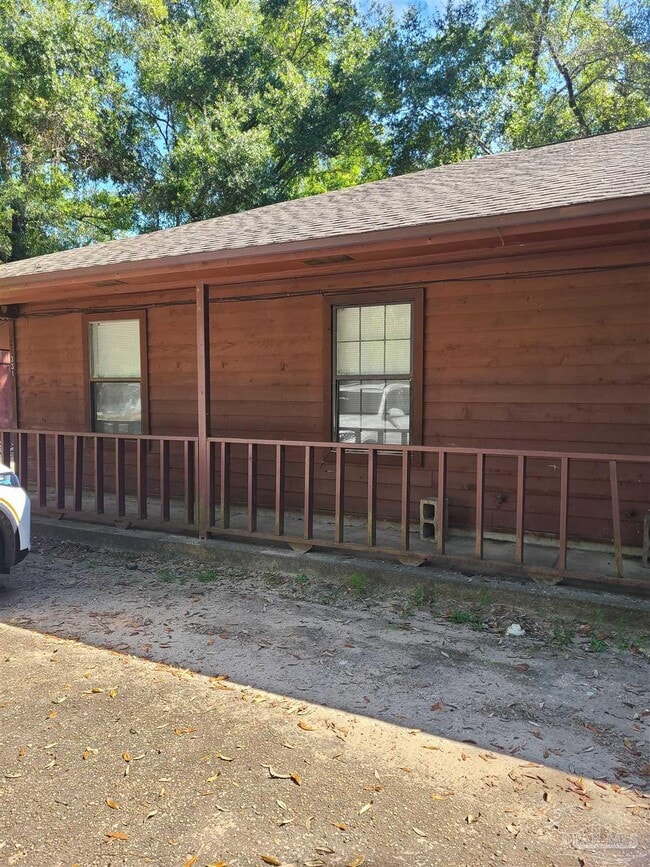 Building Photo - 331 E Olive Rd
