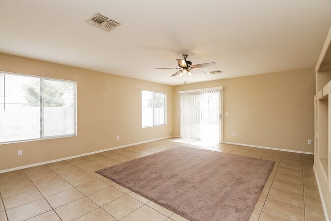 Foto del edificio - 11409 W Cambridge Ave