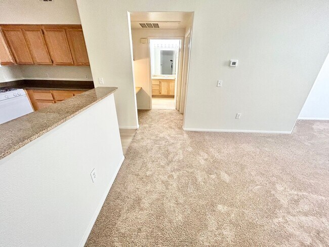 Building Photo - BEAUTIFUL 1 BEDROOM, 1 BATHROOM CONDO LOCA...