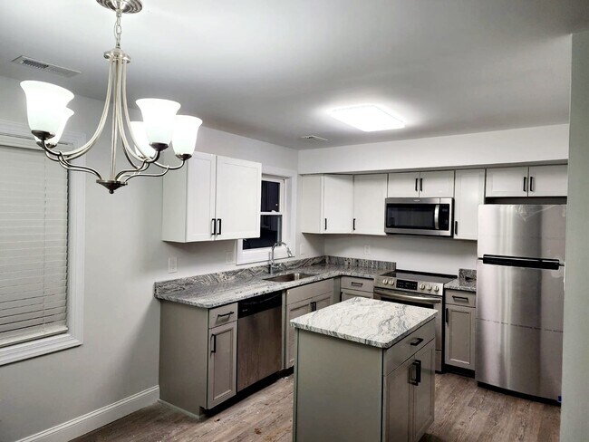 Building Photo - 3420 Venona Ave NW