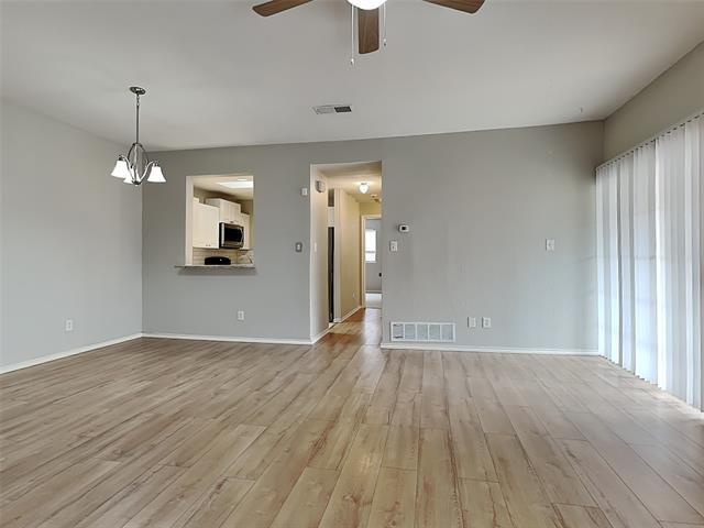 Foto del edificio - 751 Meadowcreek Ct