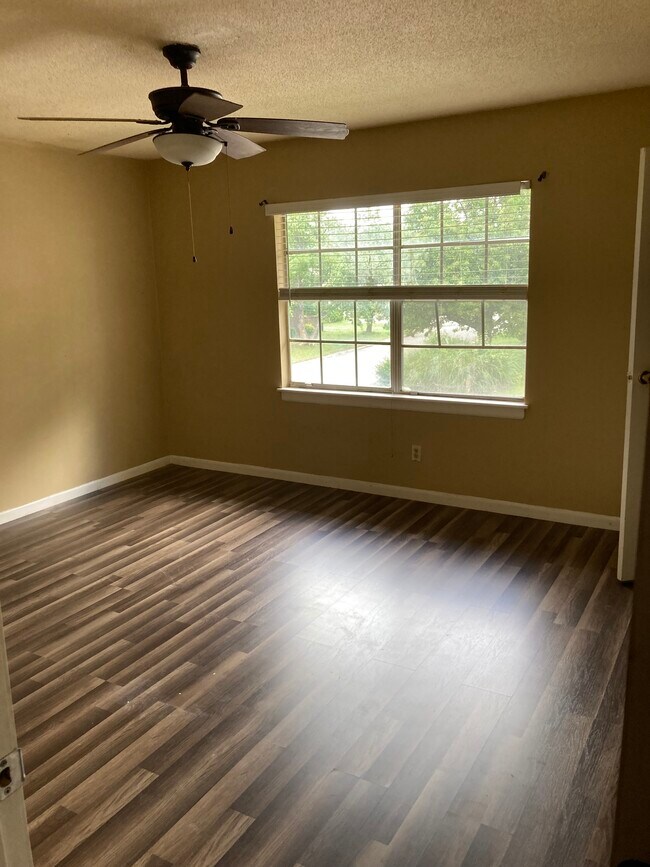 Foto del edificio - 1236 Grove Park Ln