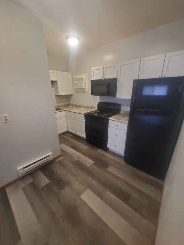 Building Photo - 1315 4th St S