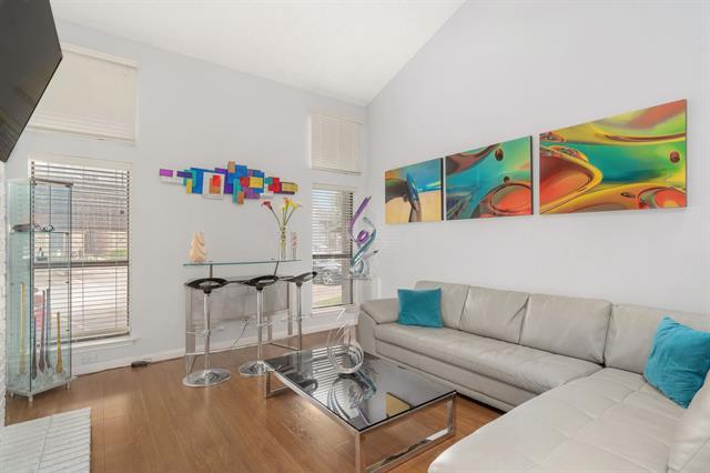 Foto del edificio - 2204 W Park Blvd