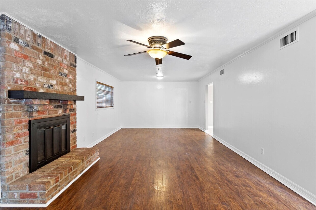 Foto principal - 3114 Glen Spring Dr