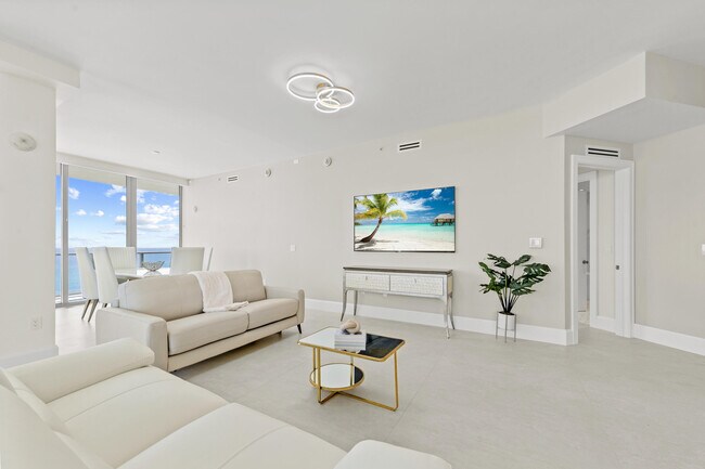 Foto del edificio - 3100 N Ocean Dr