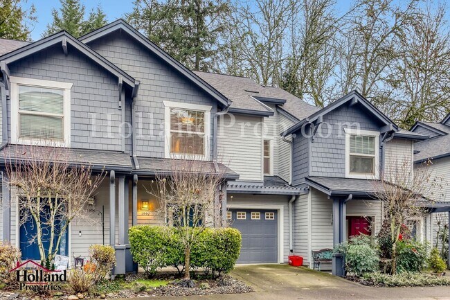 Foto del edificio - New Rent Price: $2,150 +$250 Off First 2 Full Months - Better Than New Light-Filled Townhome in H...