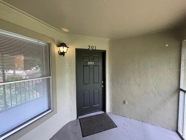 Building Photo - 976 Leeward Pl