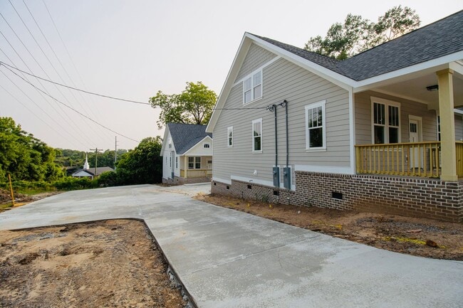 Building Photo - Pick Your Neighbors! Brand-New 3 Bed, 3 Ba...