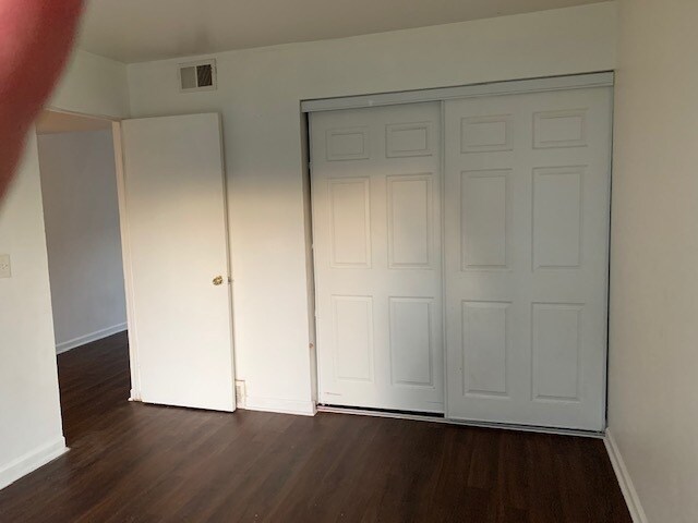 Building Photo - 384 W Indian Trail