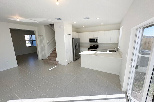Foto del edificio - 12432 NW 23rd Ct