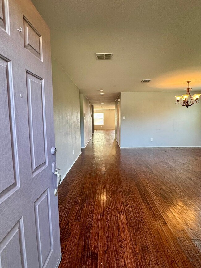 Building Photo - 13287 Fowler Dr