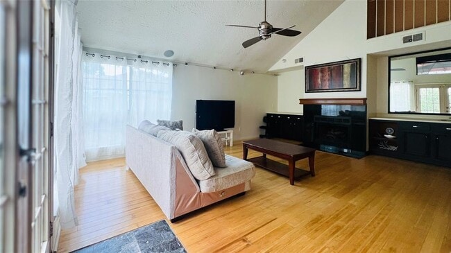 Building Photo - 3115 Ashford Bend Dr