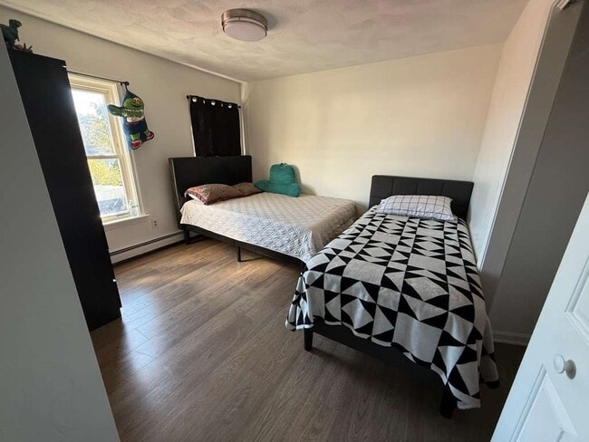 Foto del edificio - 642-648-648 Eastern Ave