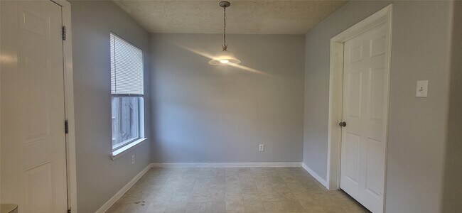 Foto del edificio - 21539 Trilby Way