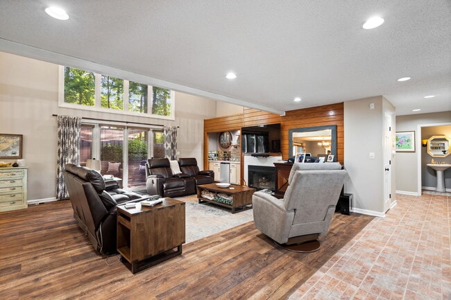 Building Photo - 6404 Muirfield Dr