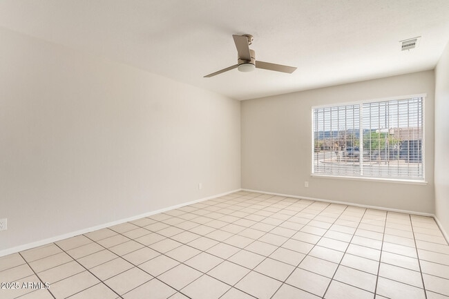 Building Photo - 1754 E Alta Vista Rd