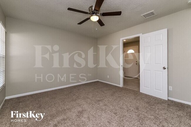 Foto del edificio - 1418 Stonehaven Way