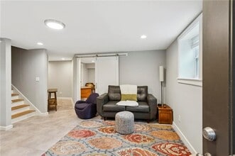 Building Photo - 720 Brookline Dr SE