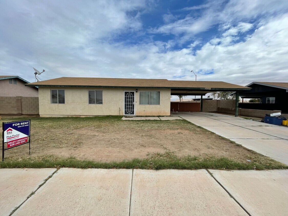 Primary Photo - Single Family Home with large yard near Ci...