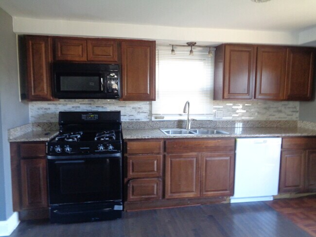 Foto del edificio - 9436 McVicker Ave