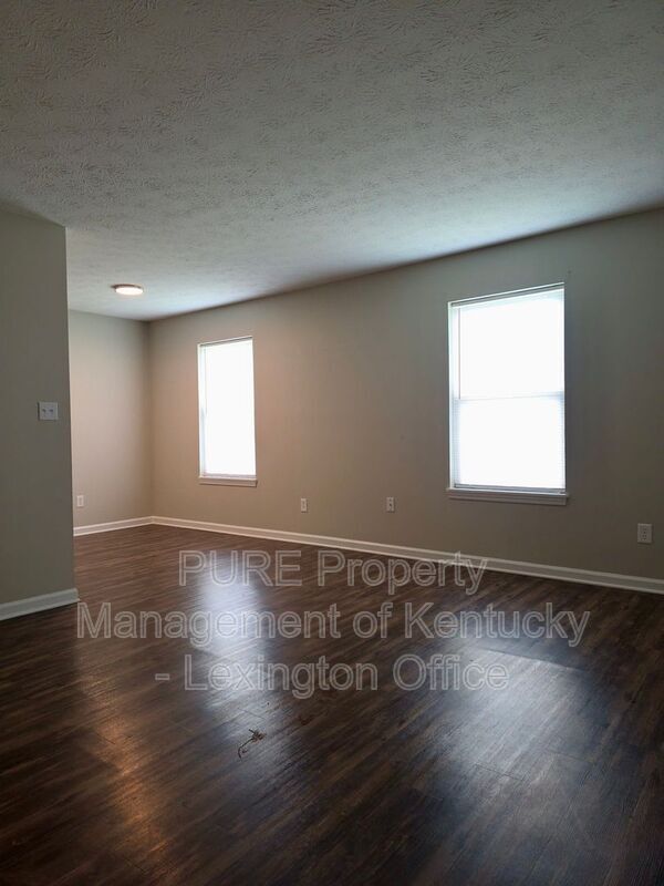Foto del edificio - 3793 Camelot Dr