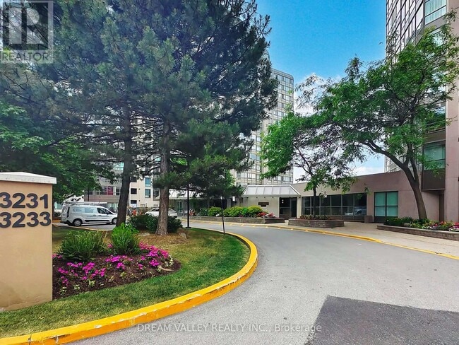 Building Photo - 3233 Eglinton Ave E