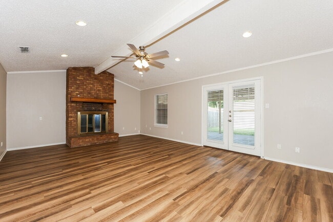 Building Photo - 806 Cherlyne Dr